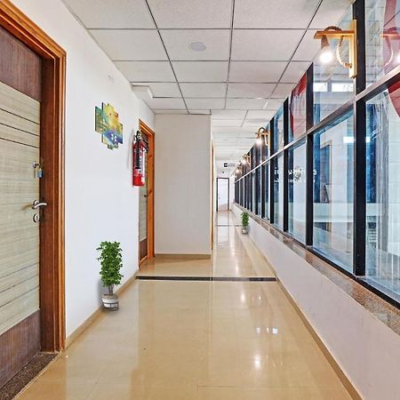 Hotel Solitaire, Best Luxurious Hotel Ac Rooms In Surat Exteriör bild