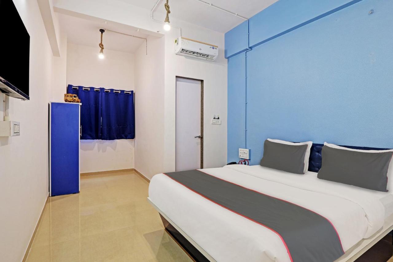 Hotel Solitaire, Best Luxurious Hotel Ac Rooms In Surat Exteriör bild