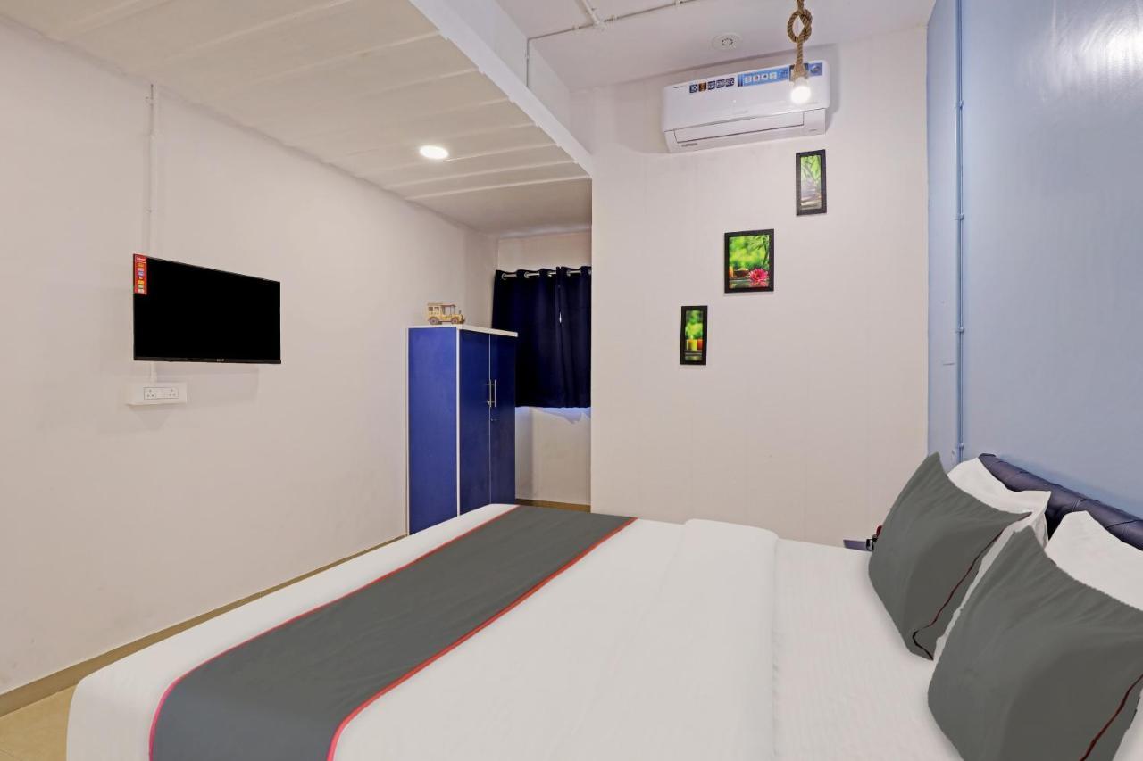 Hotel Solitaire, Best Luxurious Hotel Ac Rooms In Surat Exteriör bild