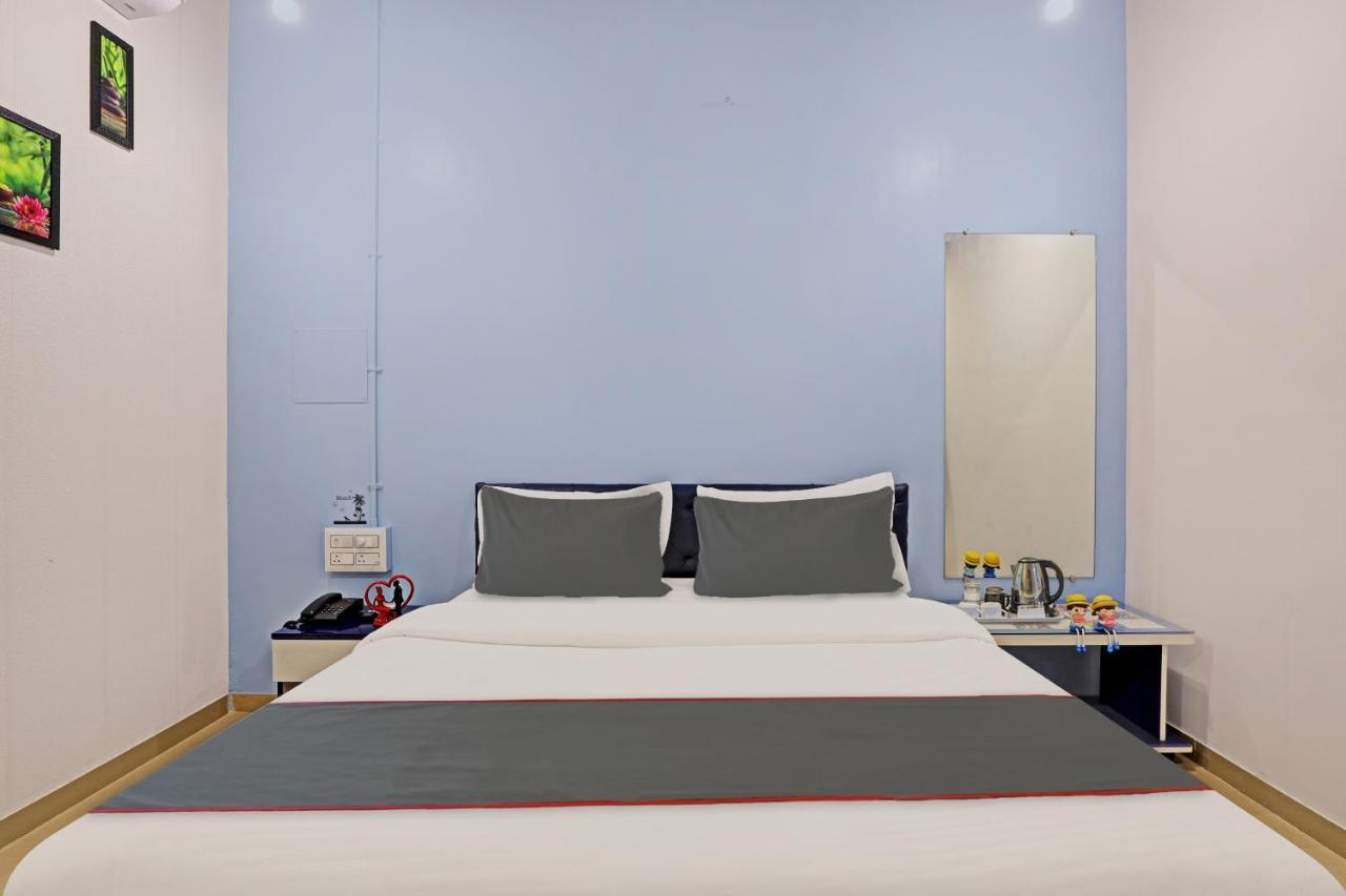 Hotel Solitaire, Best Luxurious Hotel Ac Rooms In Surat Exteriör bild