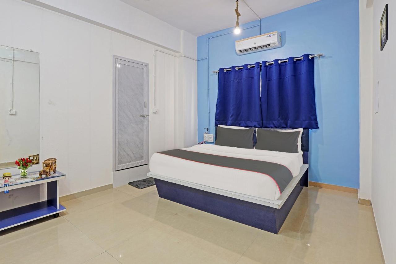 Hotel Solitaire, Best Luxurious Hotel Ac Rooms In Surat Exteriör bild